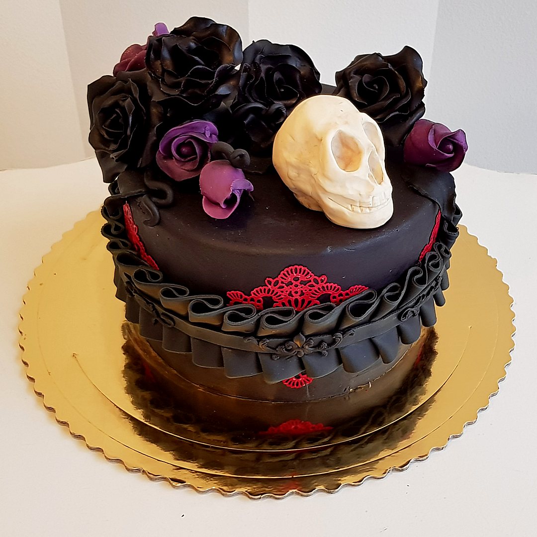 tort gotycki czaszka czarne róże